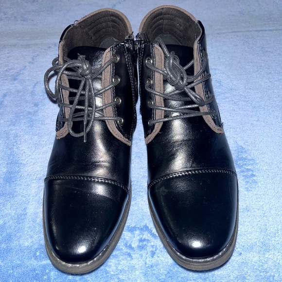 Shoes - Picture 3 of 6